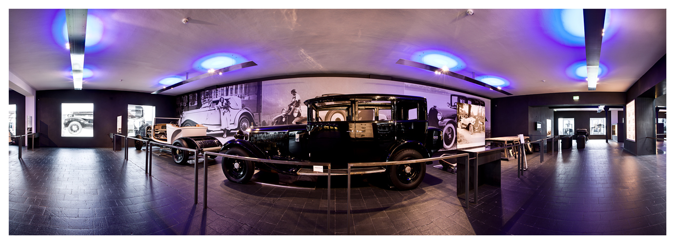 Im Maybach Museum (2)