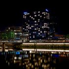 Im Medienhafen bei Nacht