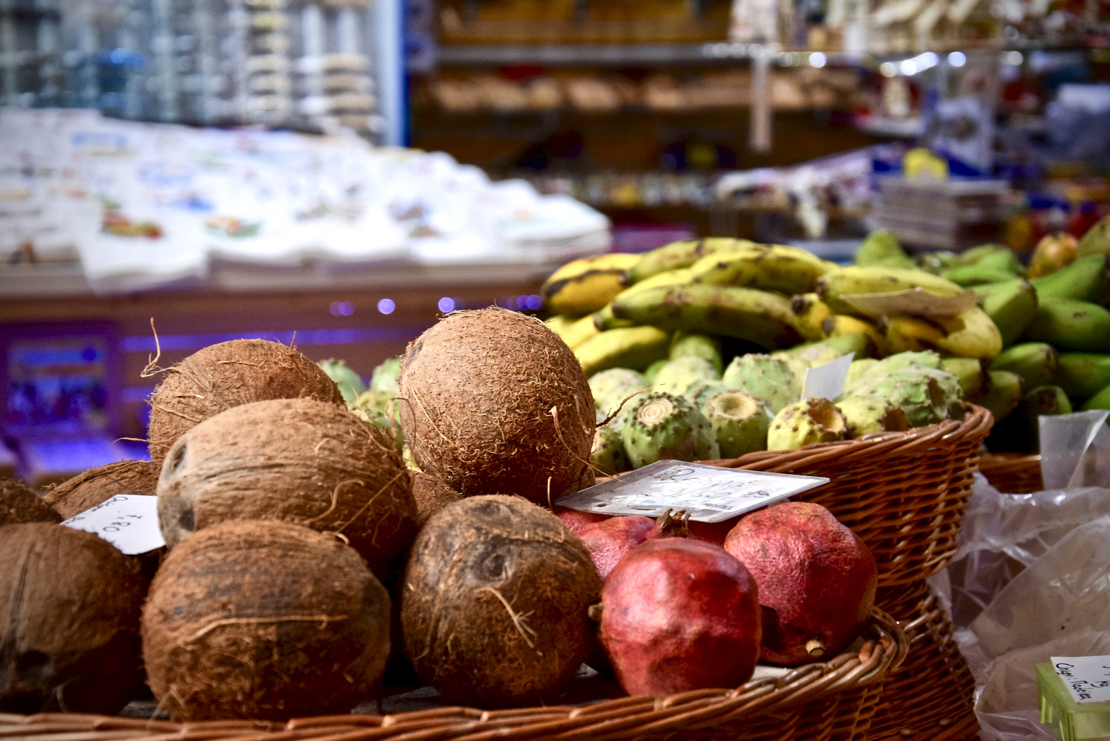 Im Mercado dos Lavradores in Funchal in der Obstabteilung