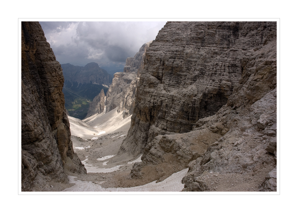 Im Mittagstal Sellastock mit Blick auf Kolfuschg