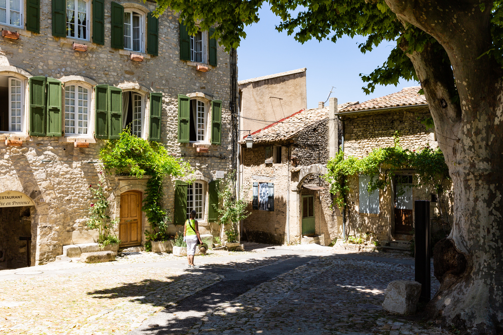 Im mittelalterlichen Städtchen Vaison-la-Romaine (2)