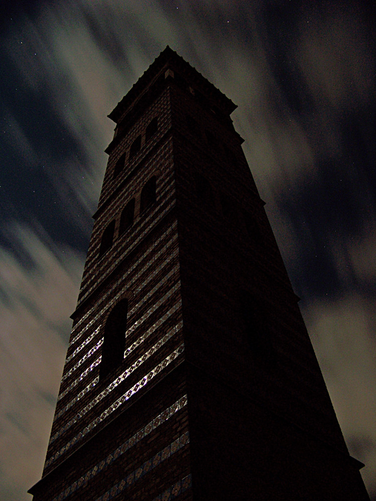 im Mondschein am Glockenturm