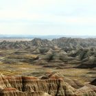 Im Morgendunst das Panorama der Badlands