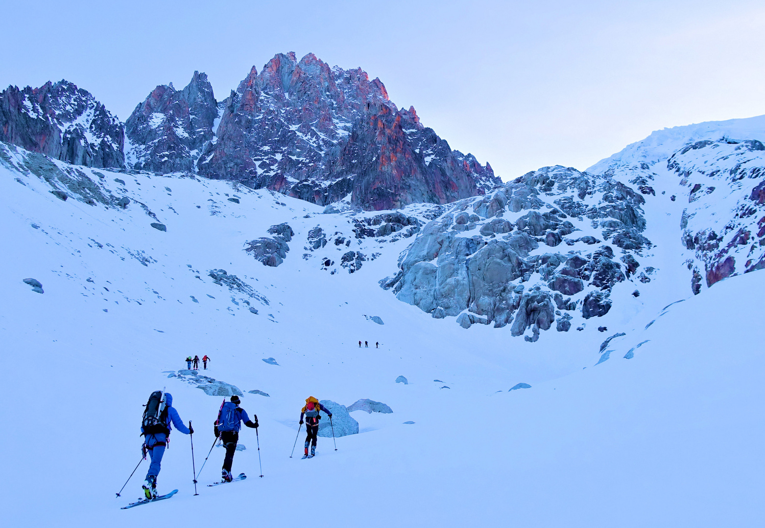 Im Morgengrauen auf den Col de Chardonnet