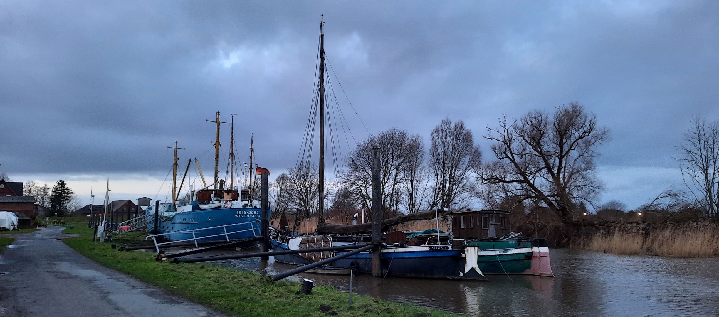 im Museumshafen Wischhafen 