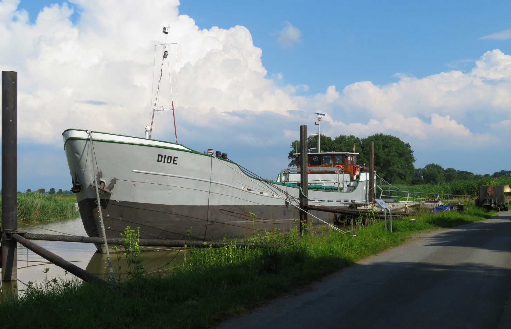 Im Museumshafen Wischhafen ...