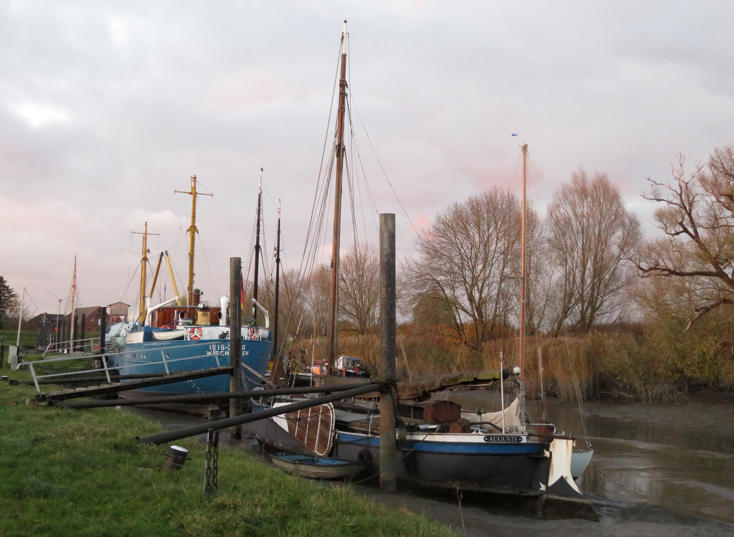 im Museumshafen Wischhafen 