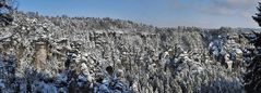 Im Nahbereich und mit der Sonne im Rücken eine schöne Sicht auf die Felsen