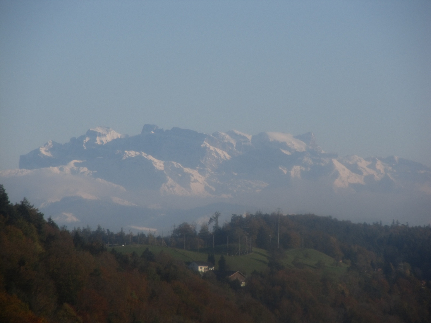 Im nebel verschwundene Alpen