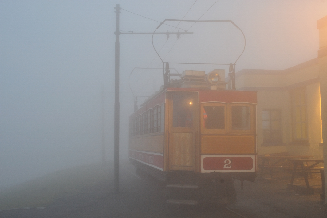 Im Nebel zielsicher vor die Gaststätte