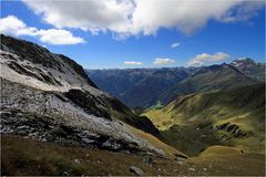 im Neuschneebereich mit Blick zur Lasörlinggruppe