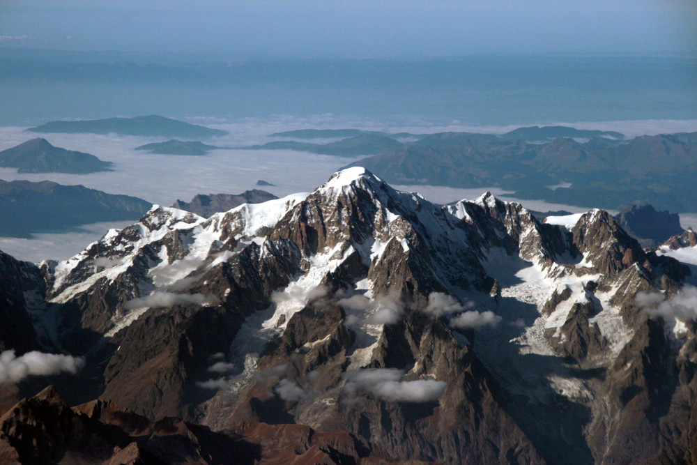 Im Osten am Mont Blanc vorbei