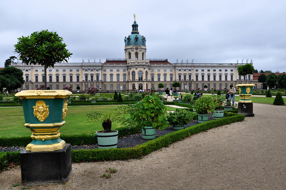 Im Park von Schloss Charlottenburg......... 6 Foto & Bild