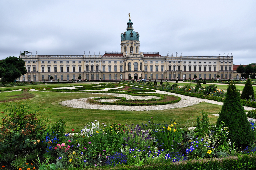 Im Park von Schloss Charlottenburg......... 7 Foto & Bild