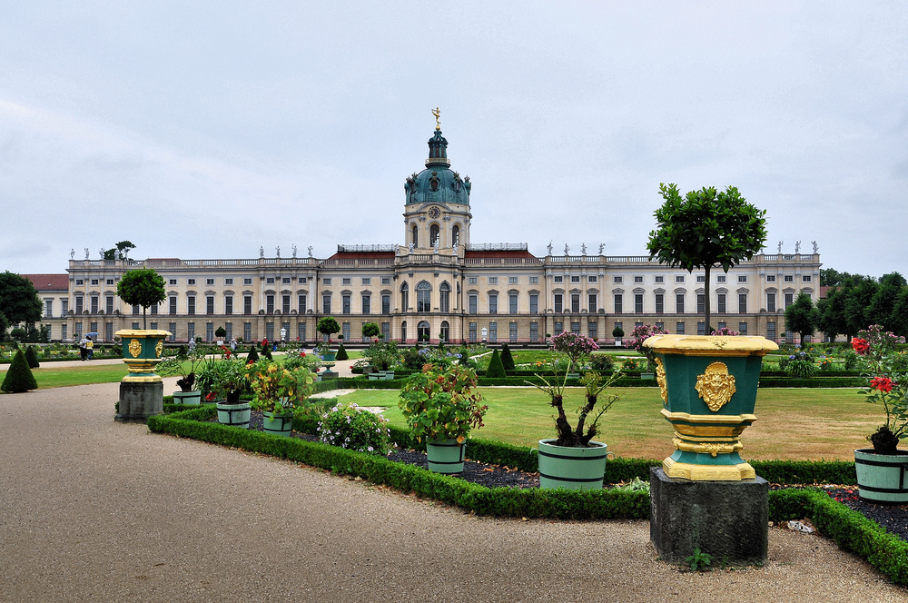 Im Park von Schloss Charlottenburg......... 8 Foto & Bild