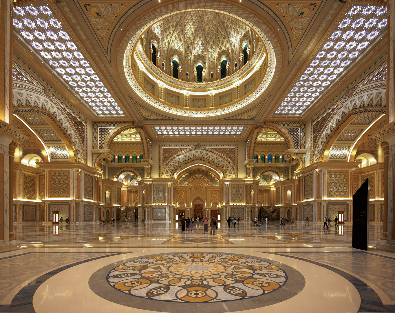 Im Präsidentenpalast.. Foto & Bild world, architektur, menschen