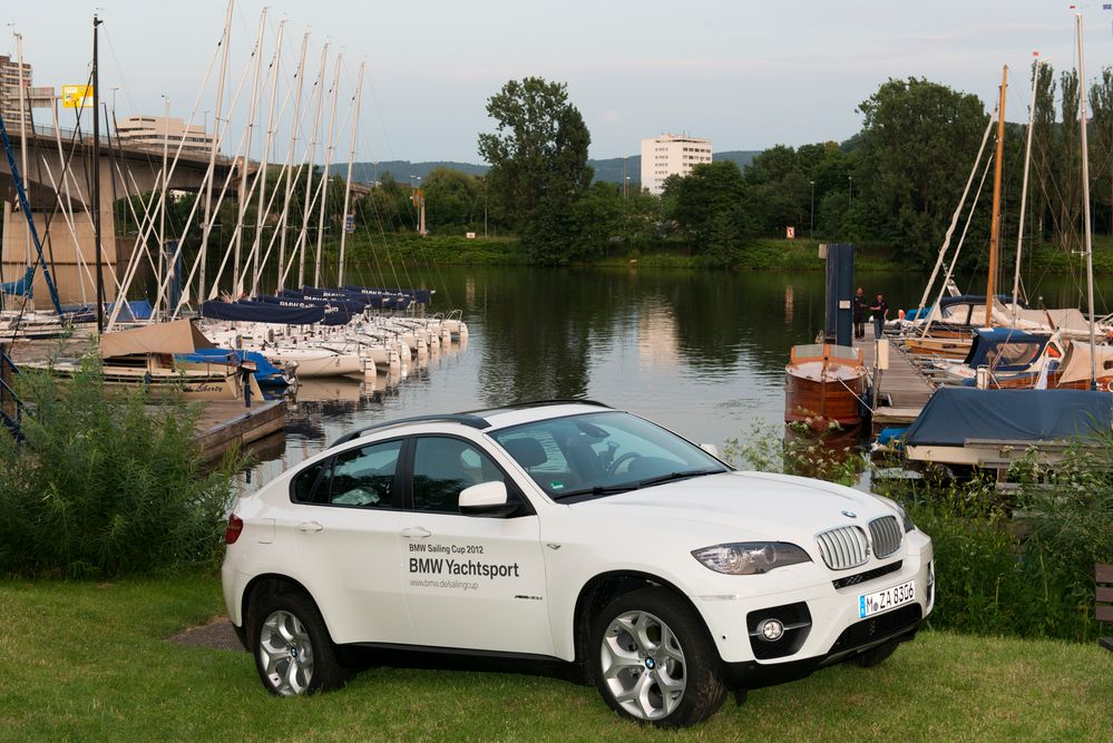 Im Rahmen des BMW Sailing Cups 2012 präsentiert BMW natürlich auch seine Karossen