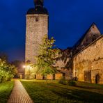 Im Regen an der Wasserburg Zilly (5)