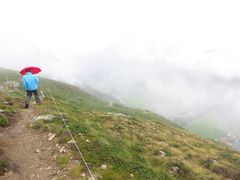 Im Regen durch die Alpen