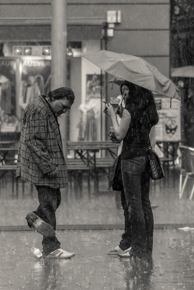 im Regen stehen von Bernhard Semlitsch 