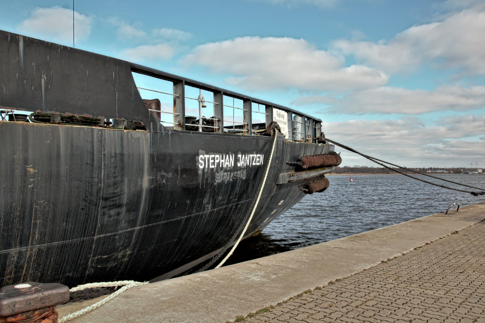 im Rostocker Stadthafen 