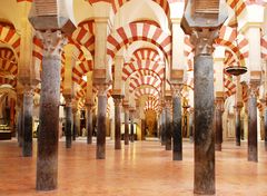 Im Säulenwald der Mezquita von Cordoba