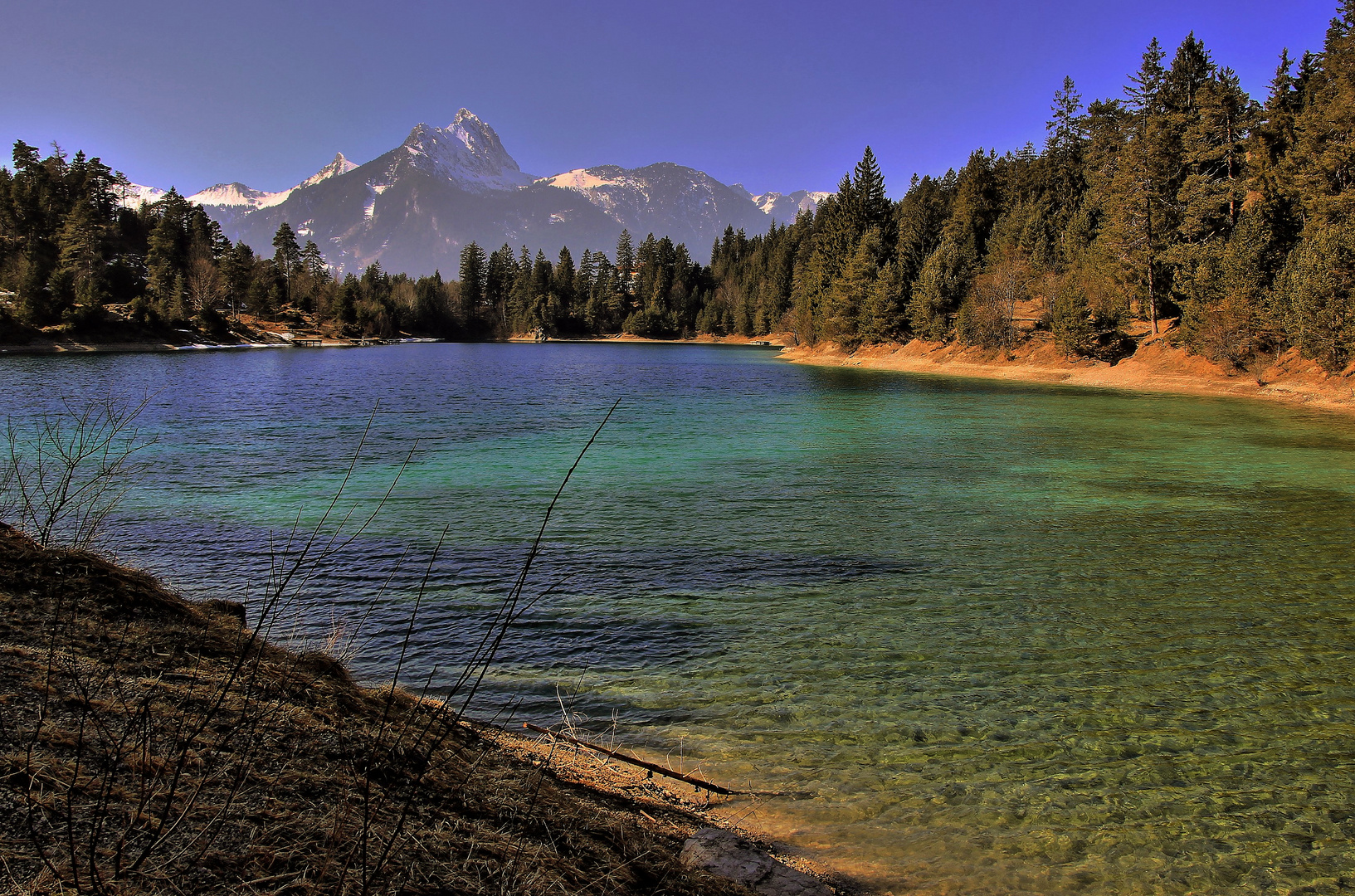 Im Schatten der Berge