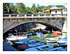 Im Schatten der Brücke