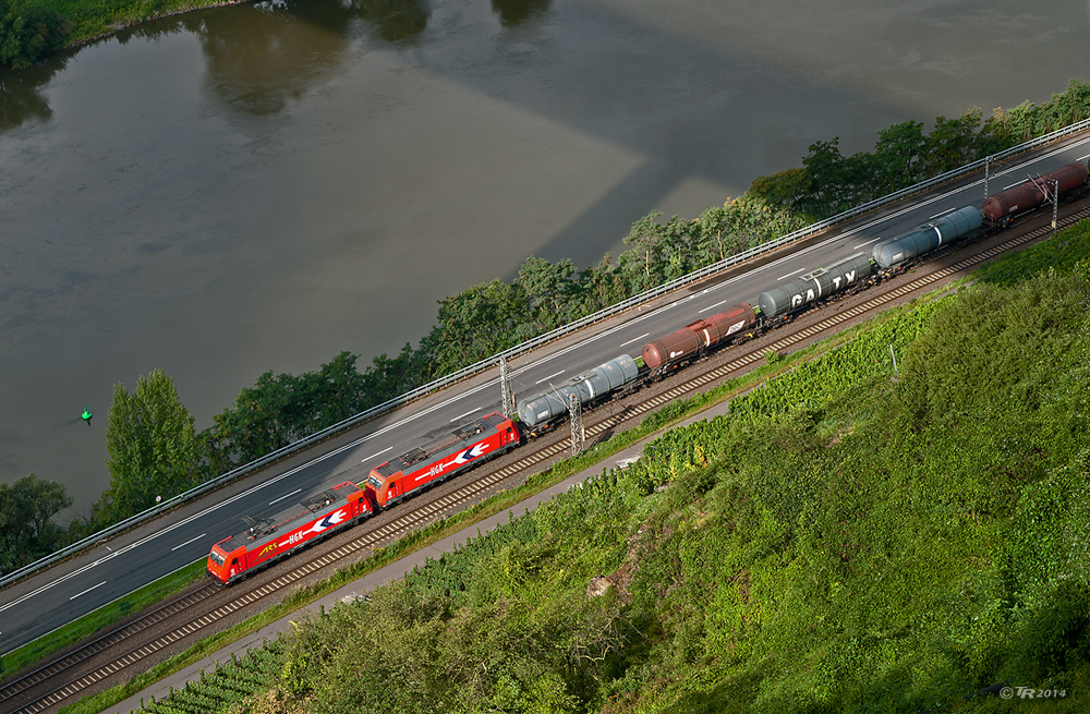 Im Schatten der Brücke