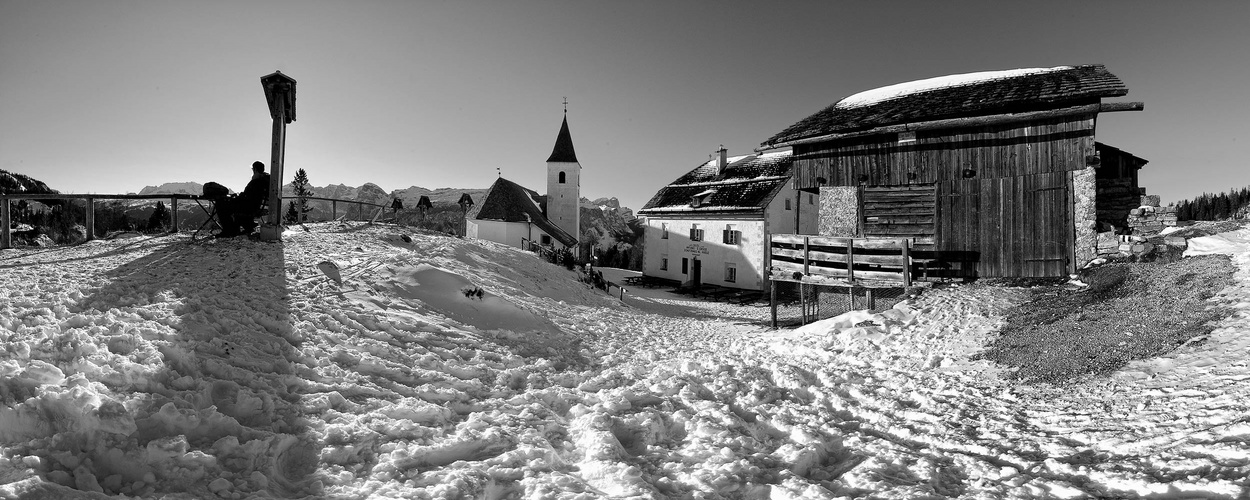 Im Schatten der Kreuze