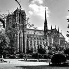 Im Schatten der Notre Dame.       120_2594
