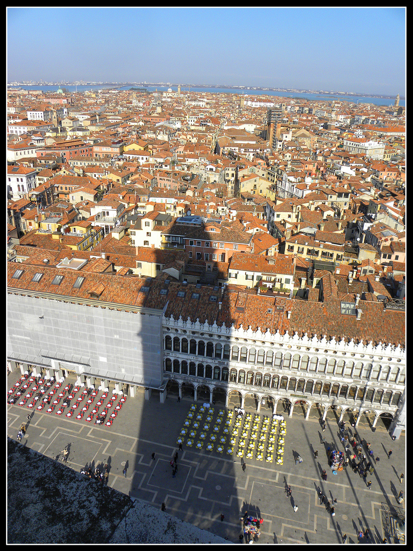 Im Schatten des Campanile...