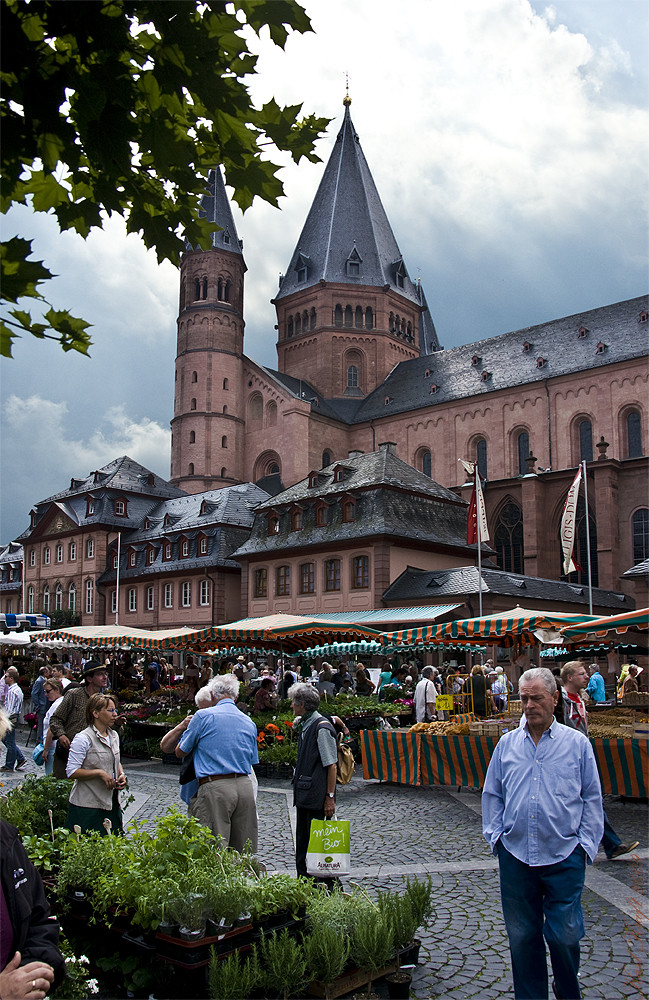 Im Schatten des Doms Foto & Bild deutschland, europe, rheinlandpfalz Bilder auf Im Schatten des Doms Foto & Bild deutschland, europe, rheinlandpfalz Bilder auf