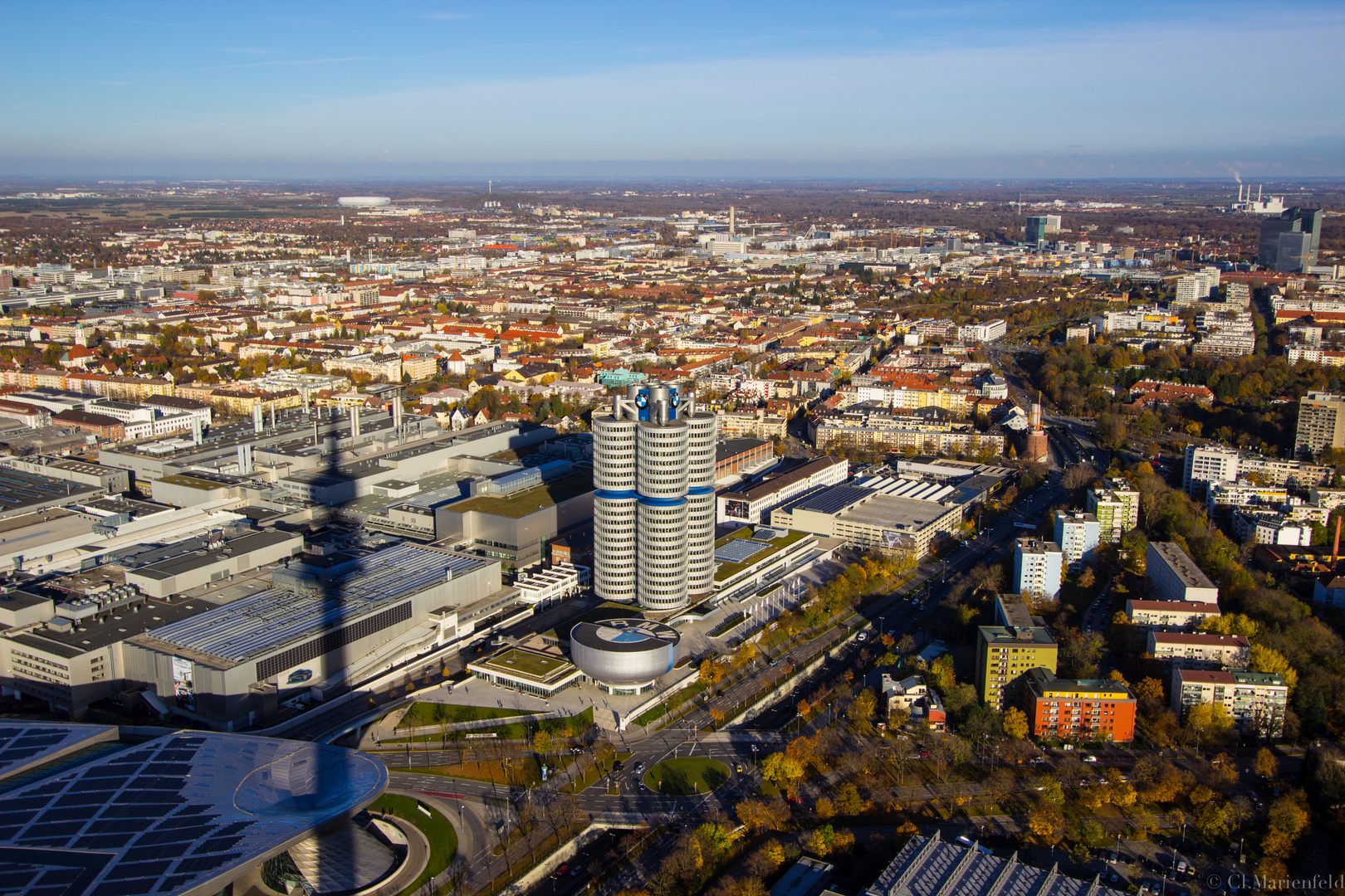 Im Schatten des Olympiaturms