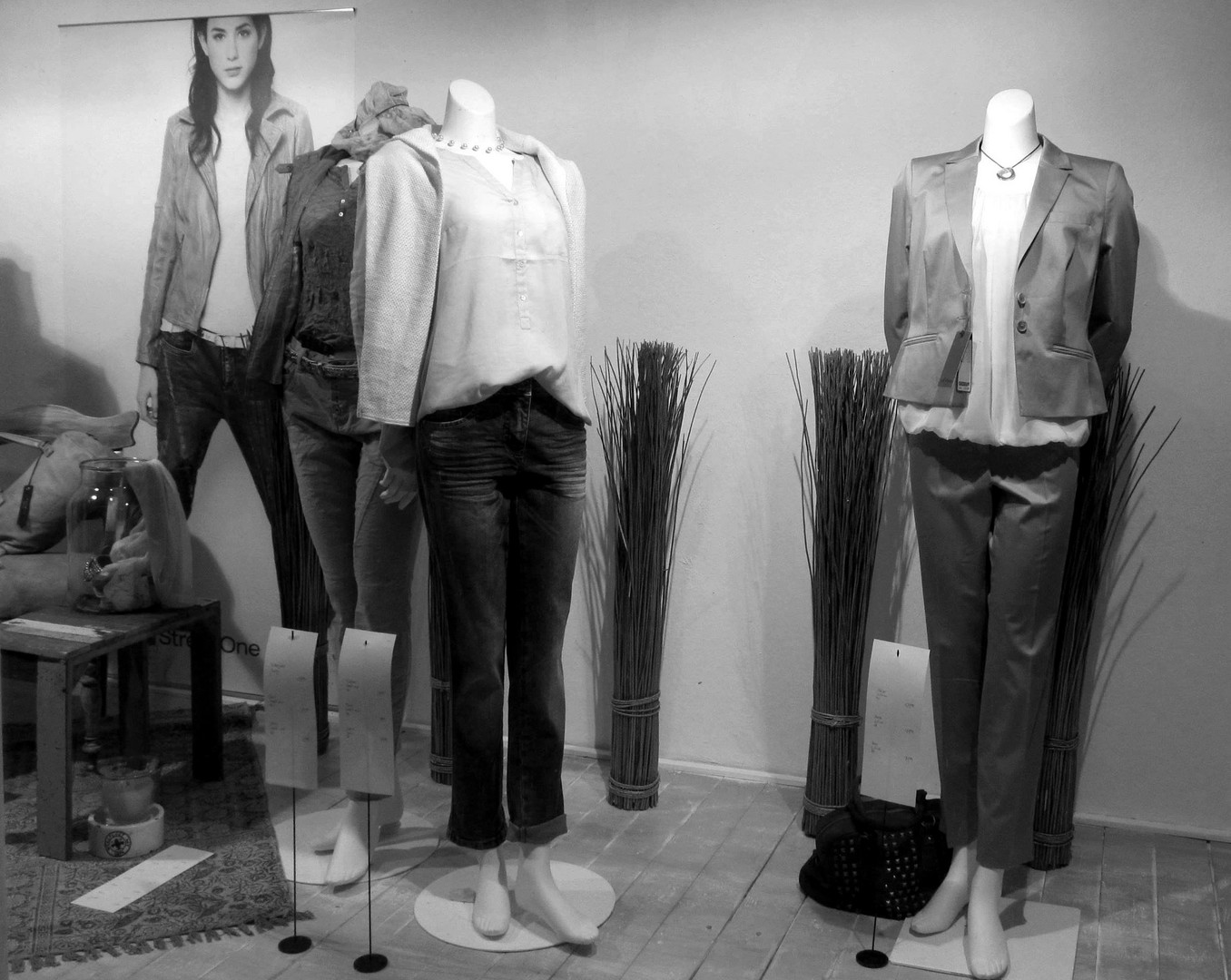 Im Schaufenster Foto Bild Kleidung Bilder Auf Fotocommunity