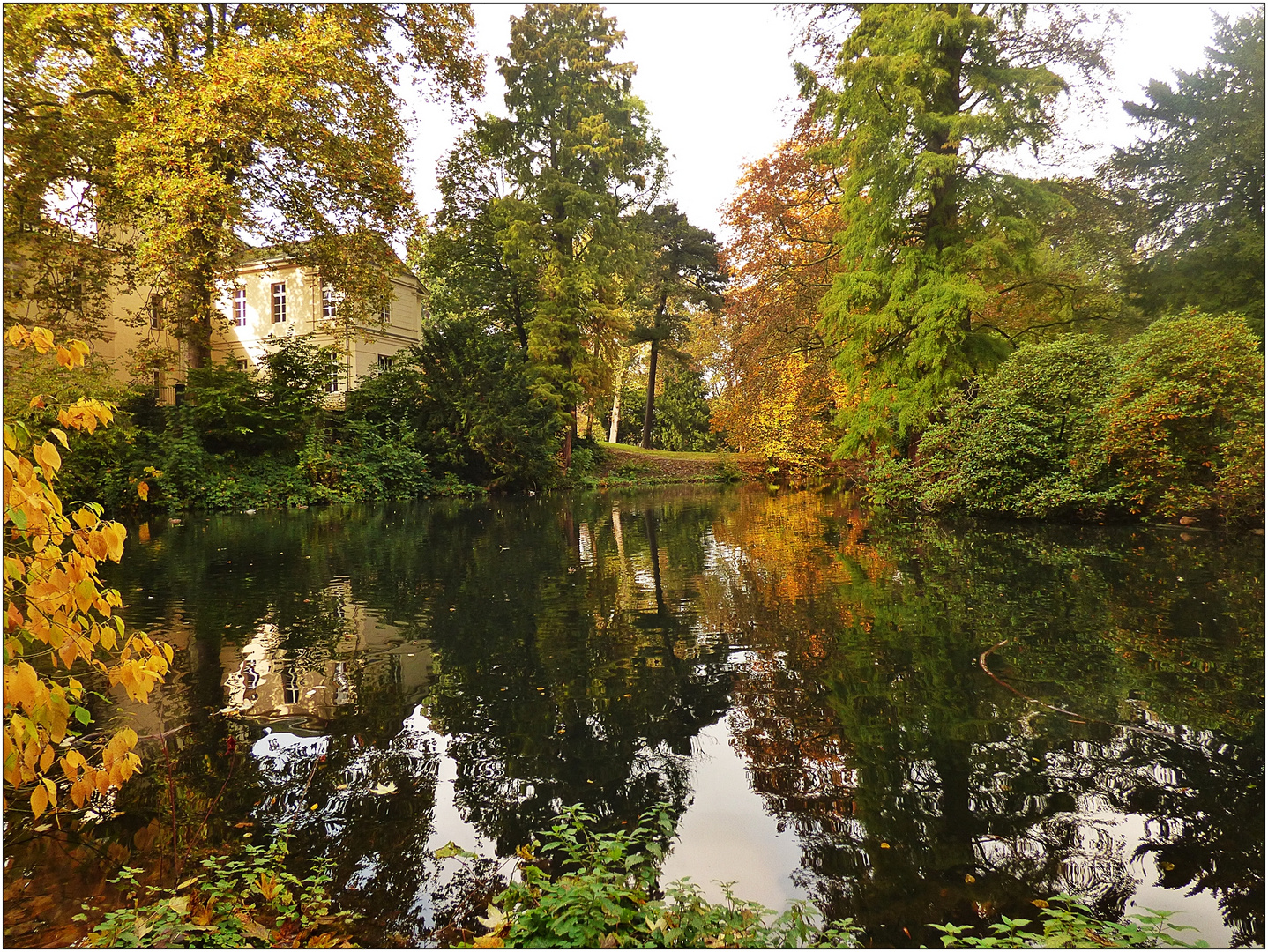 Im Schlosspark Eller