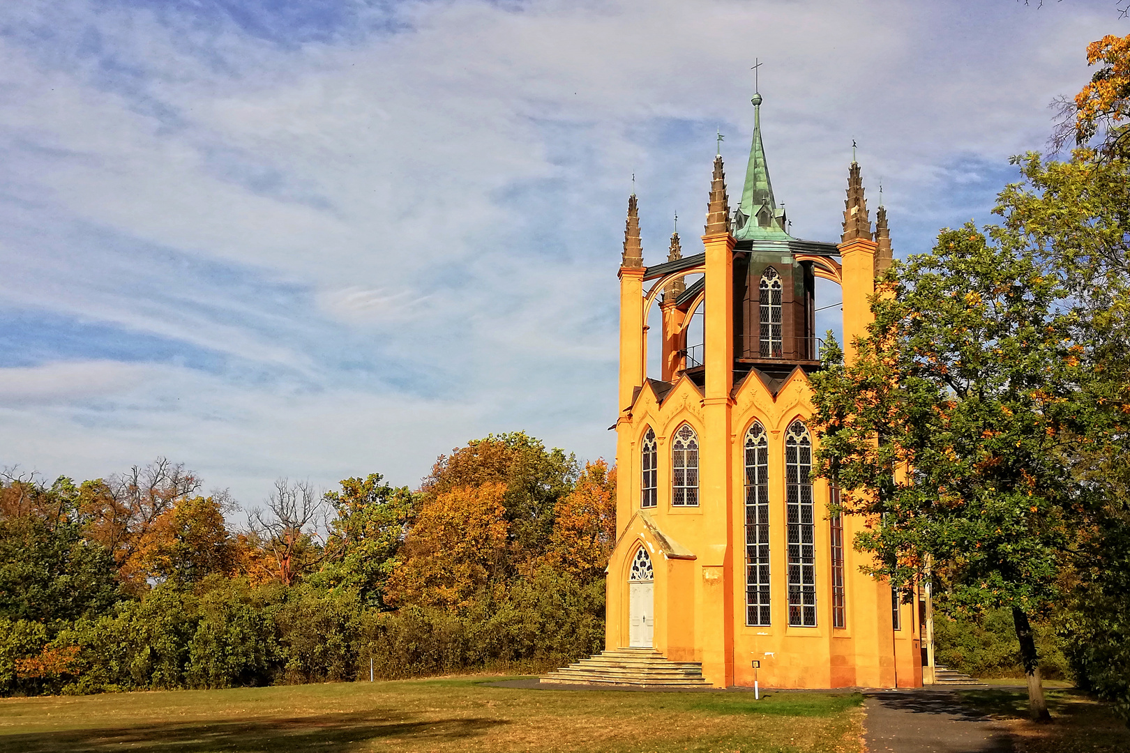 im Schlosspark Krasny Dvur