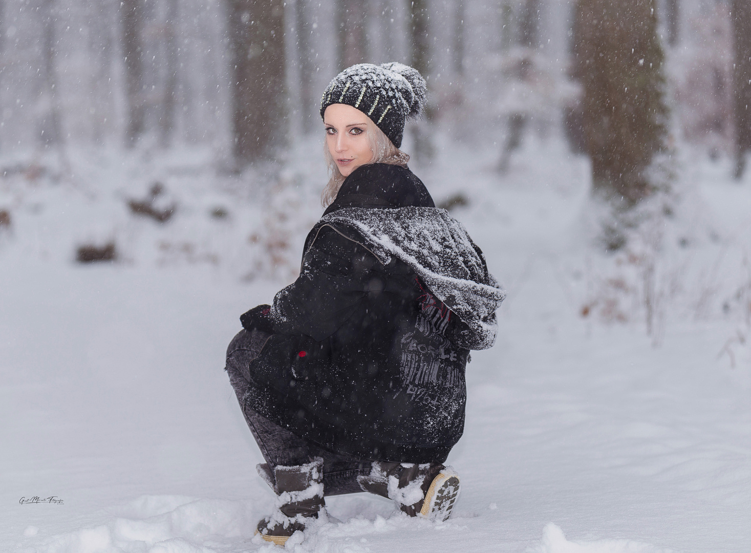 Im Schnee mit Jasmin. Höhenlagen Pfälzer Wald