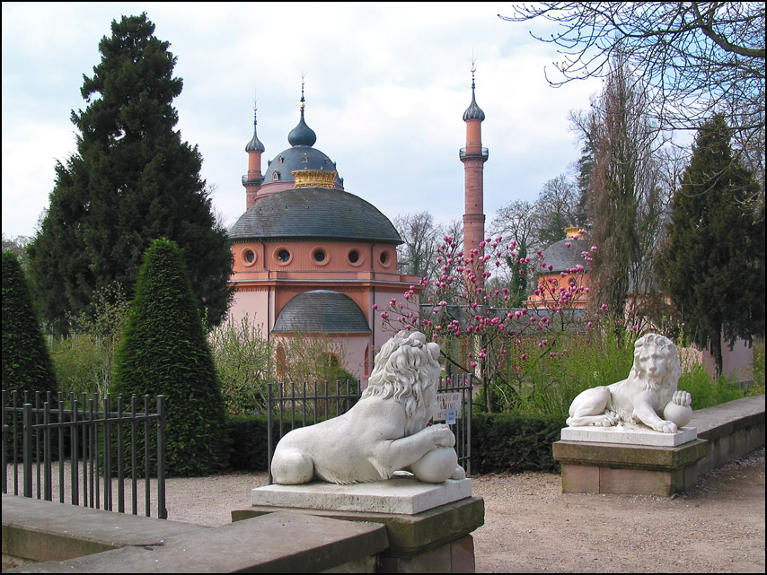 Im Schwetzinger Schloßgarten 4...