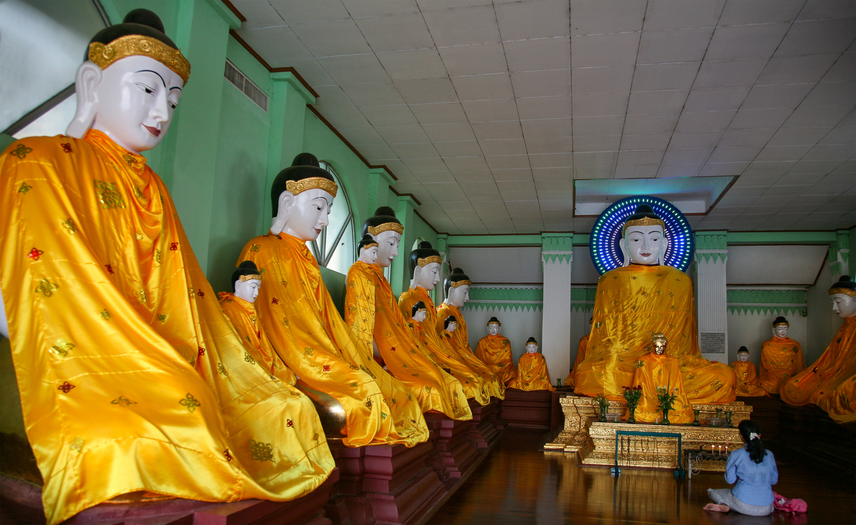 Im Shwedagon-Tempel