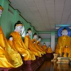 Im Shwedagon-Tempel