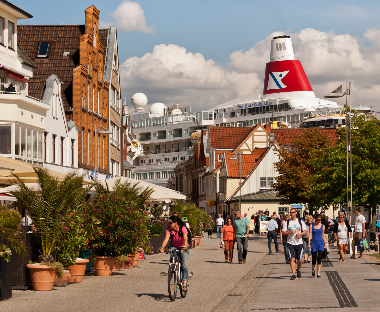 Im Sommer auf der Vorderreihe in Travemünde