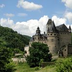 Im Sommer sieht Schloss Bürresheim am schönsten aus