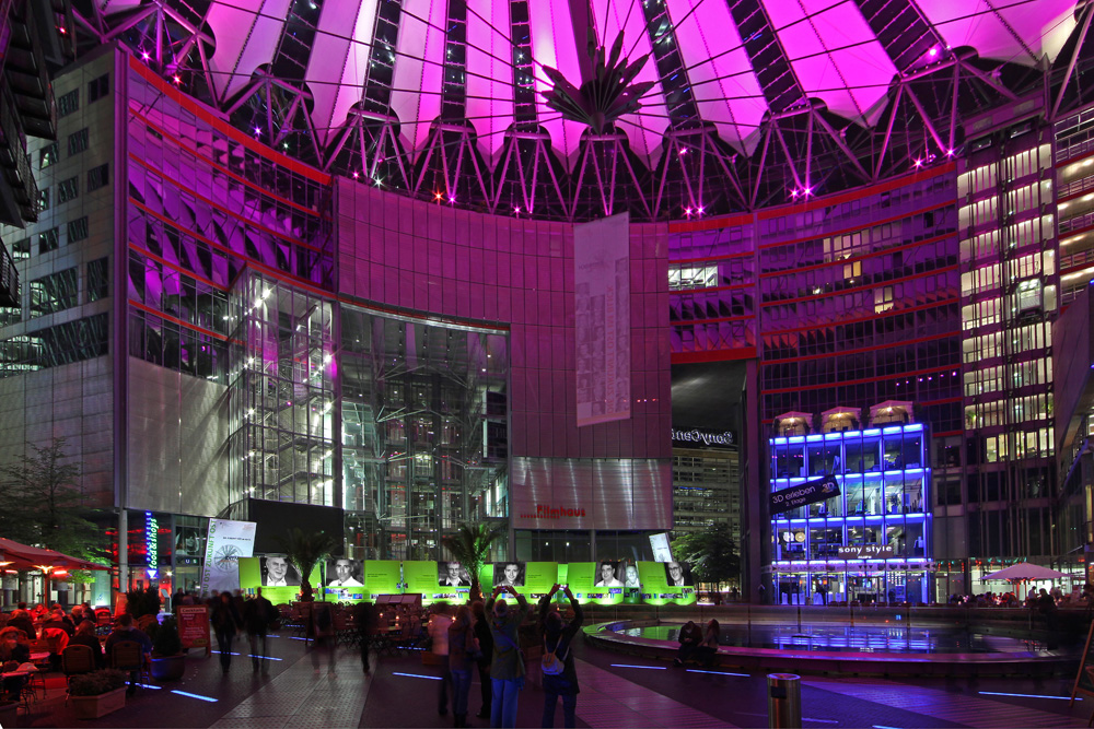 Im Sony Center am Potsdamer Platz