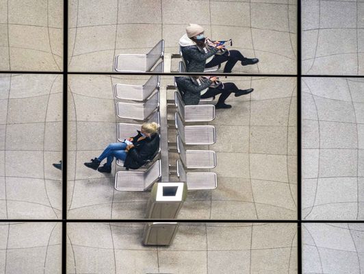 Bahngebäude Bilder & Fotos