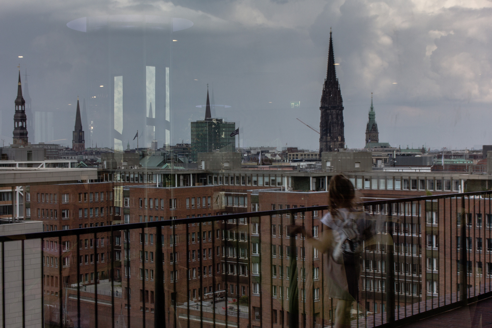 Im Spiegel der Elbphilharmonie