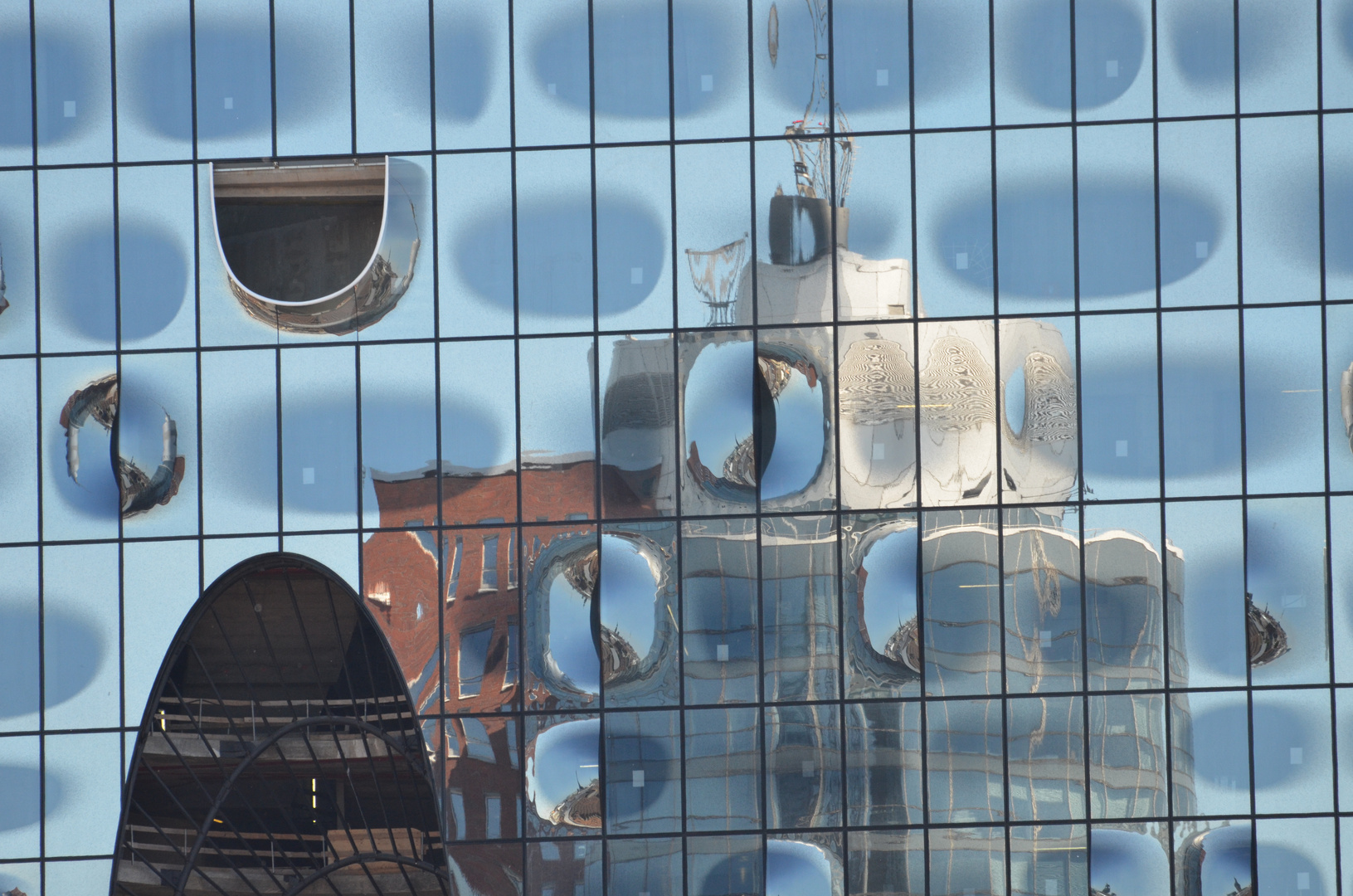 Im Spiegel der Philharmonie