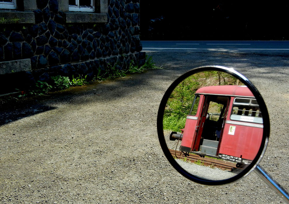 Im Spiegelbild der Vespa