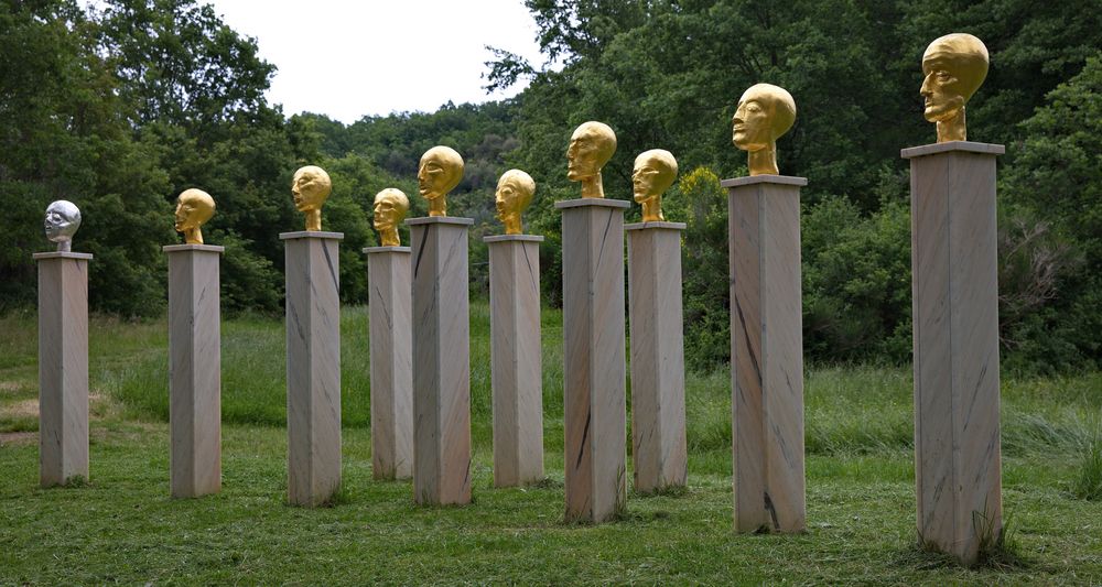 Im Spoerri-Skulpturengarten Il Giardino in Seggiano - "Die Planeten" von Eva Aeppli