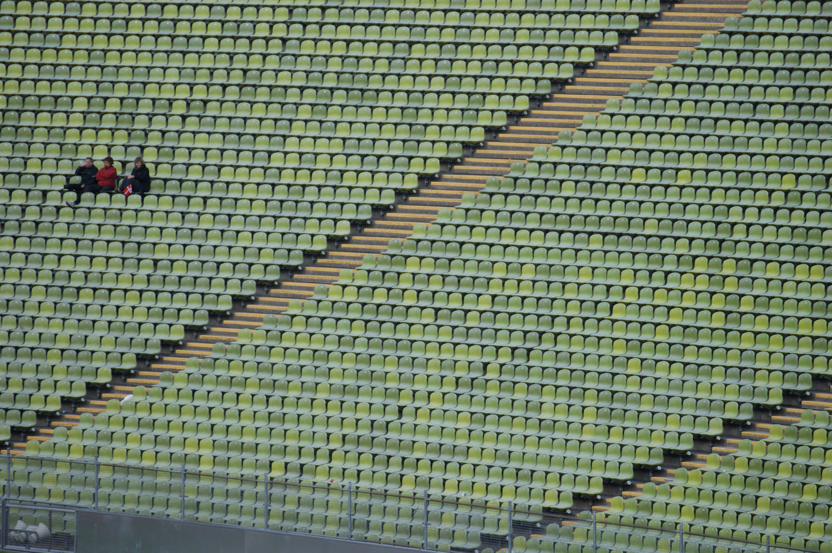 im Stadion - fast allein